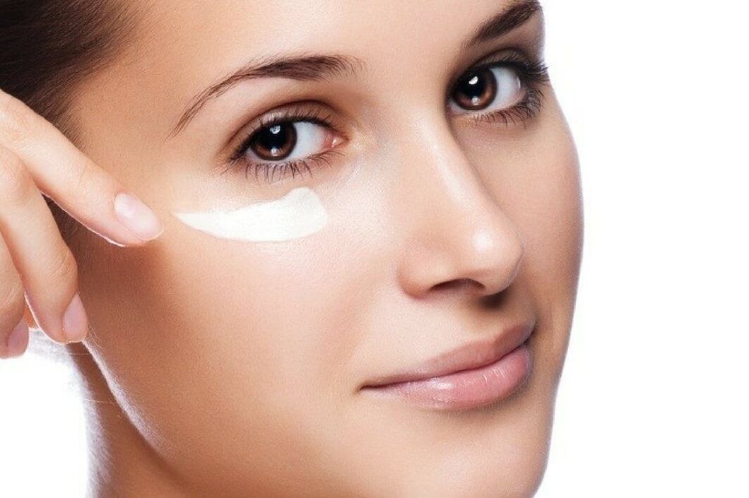 Comment rajeunir la peau autour des yeux